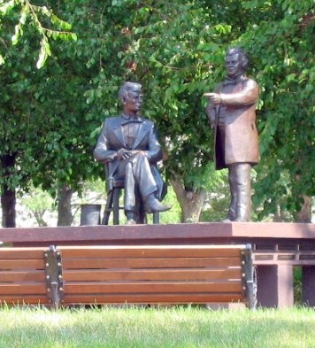 statues of Abraham Lincoln and Stephen A. Douglas